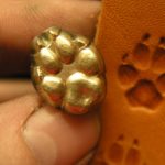 011-04 Wolf paw 1/2´´ Leather stamp