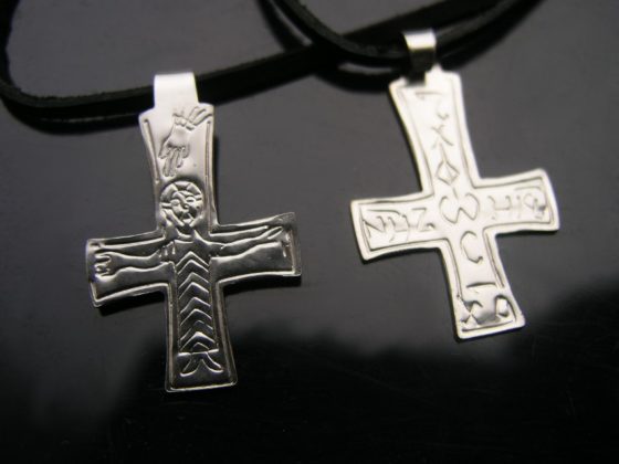 042-83 Replica of Byzantine cross of 9 century - 2 pcs - Image 2