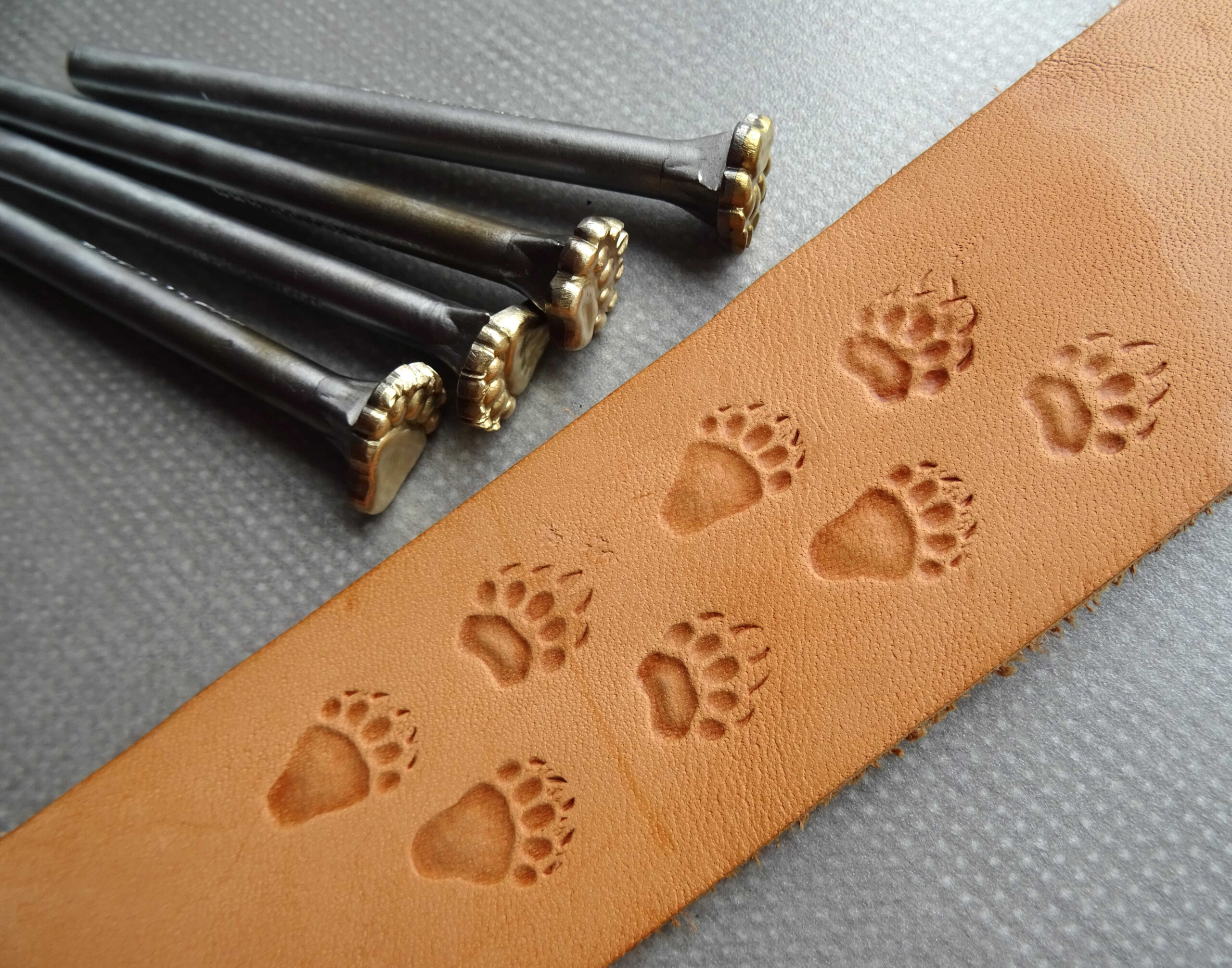 017-18 Complete Bear grizzly FRONT and REAR 4 paws Handmade Leather stamps - Image 2