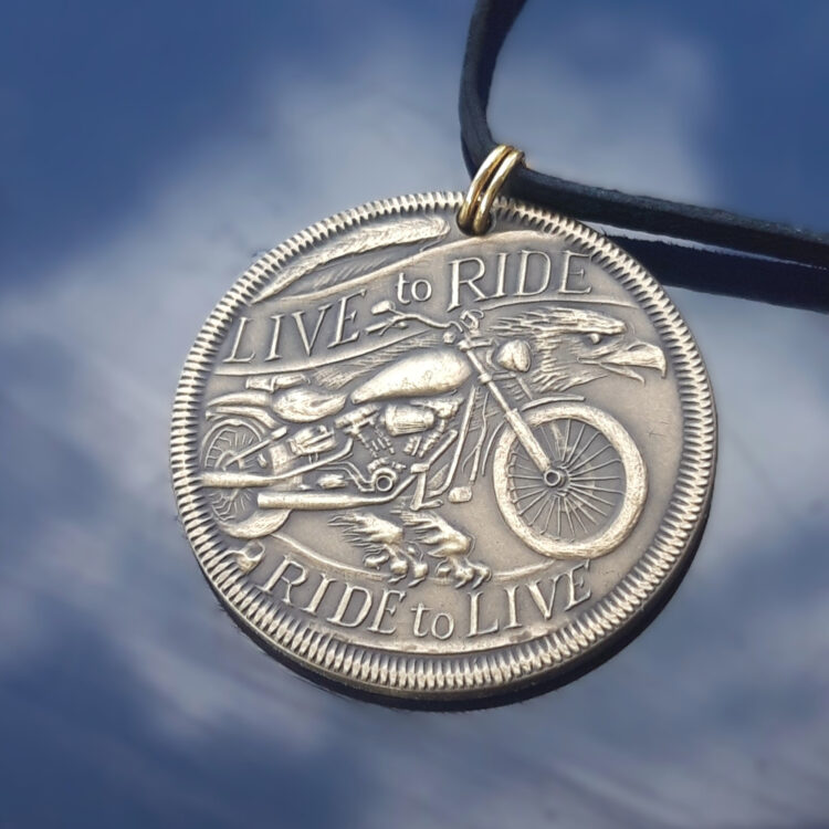 Medallion with motorbike brass - patina