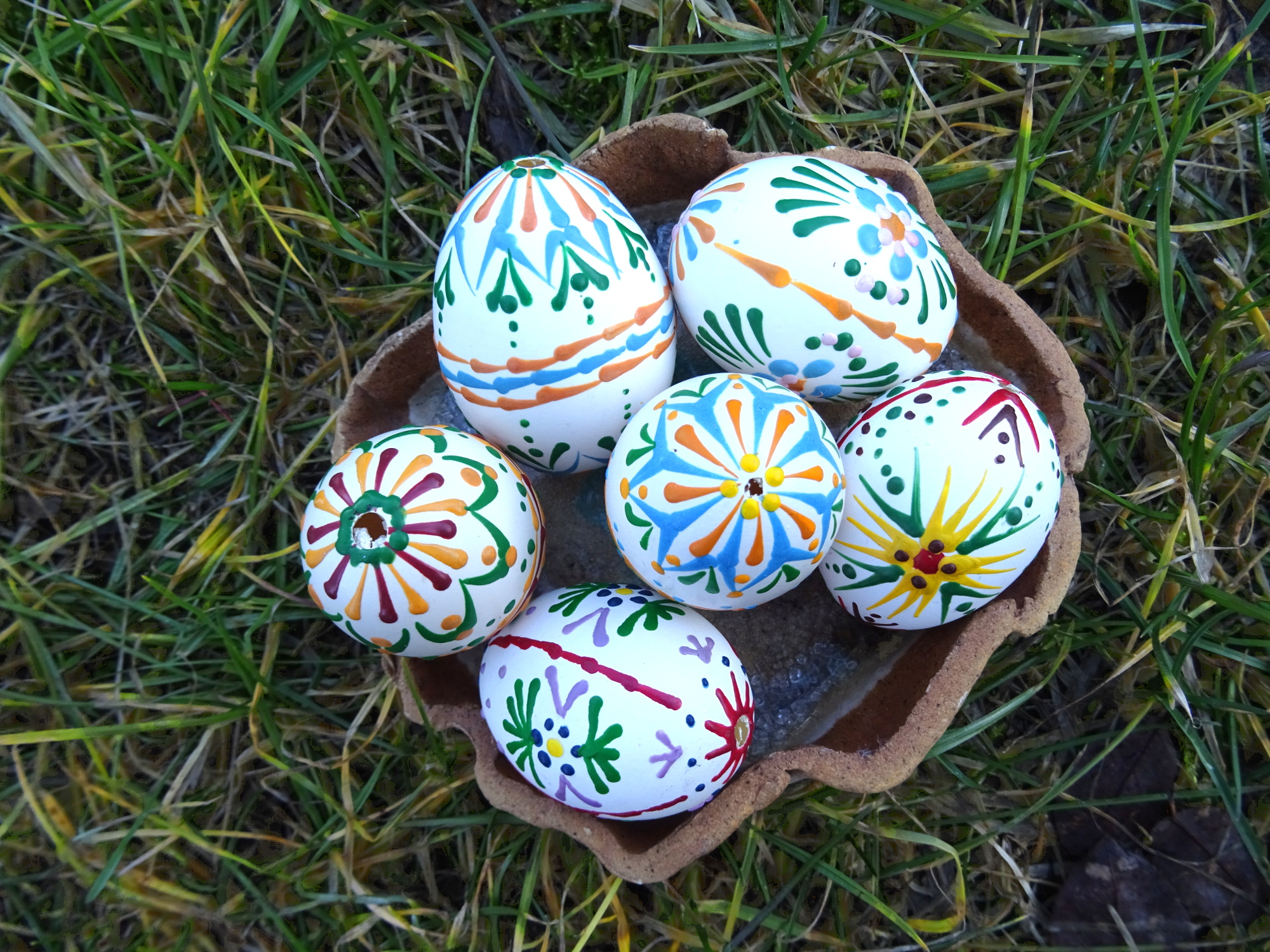 Easter egg decorating stand