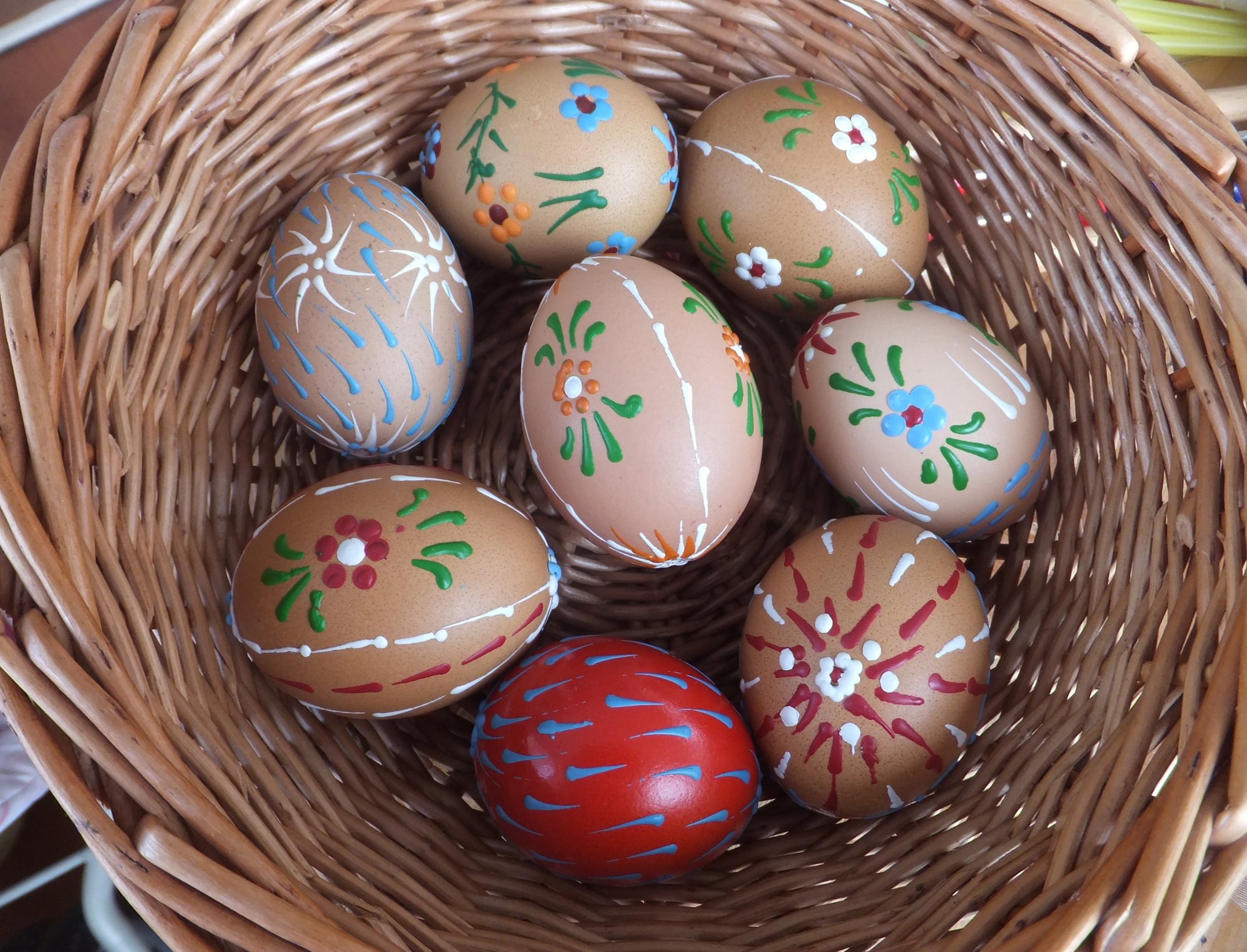 Easter egg decorating stand