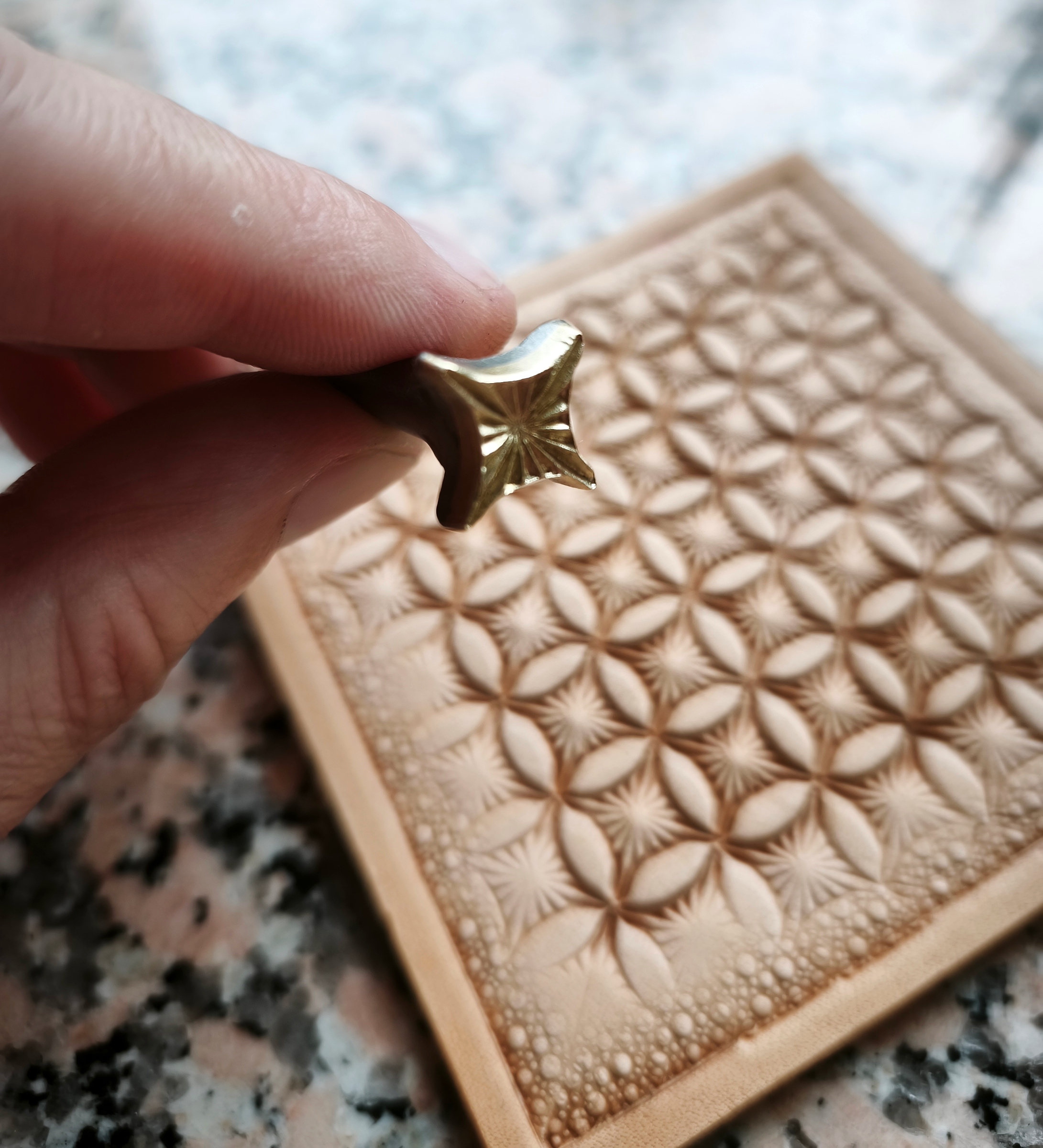 012-15 Star with ornament leather stamp