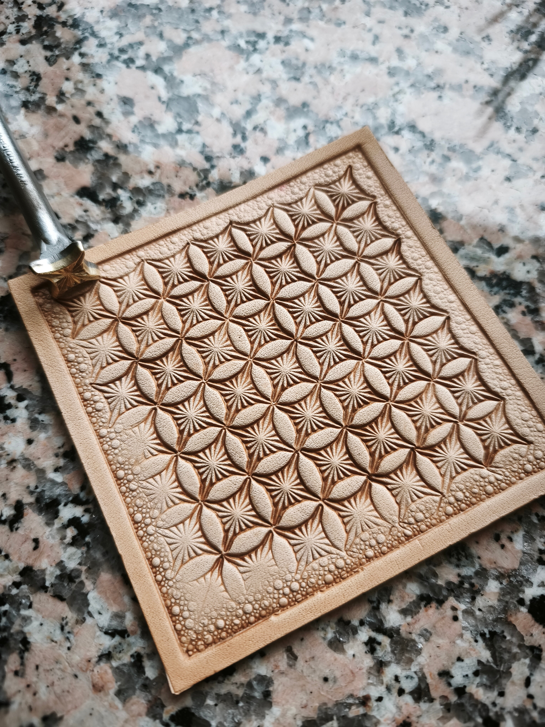 012-15 Star with ornament leather stamp