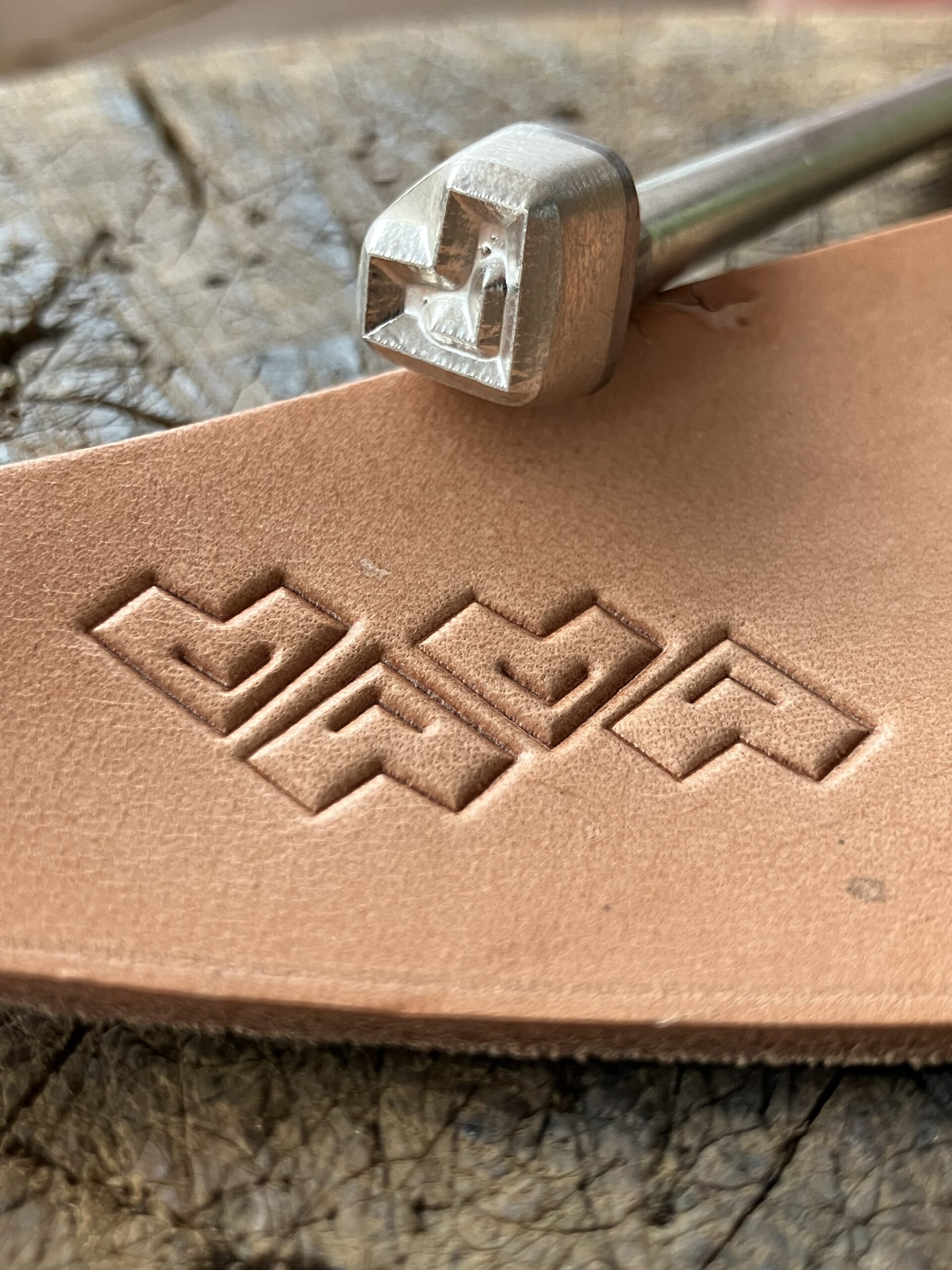 014-22 Stylized Heart leather stamp