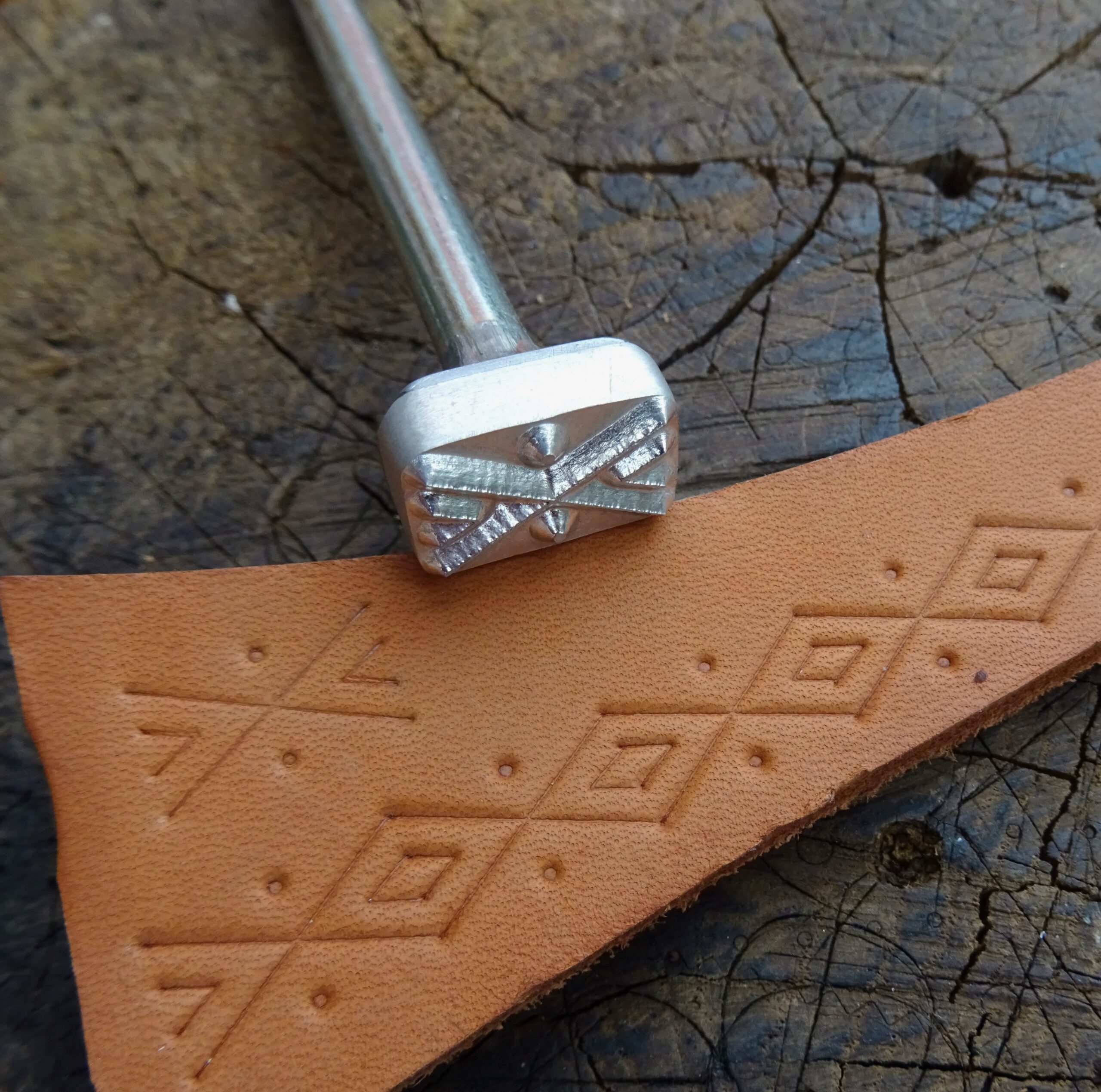 014-25 Cross in Diamond leather stamp