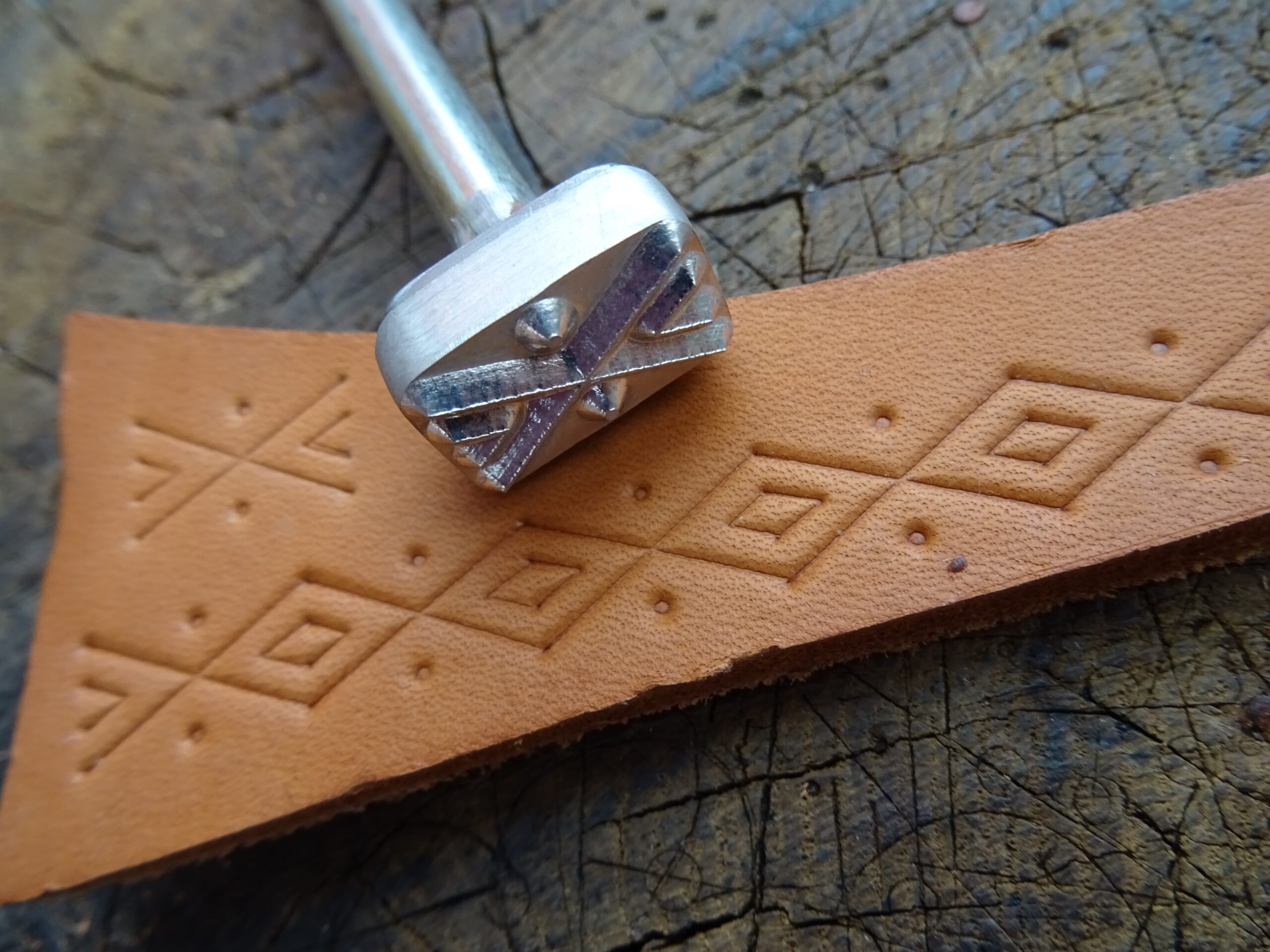 014-25 Cross in Diamond leather stamp