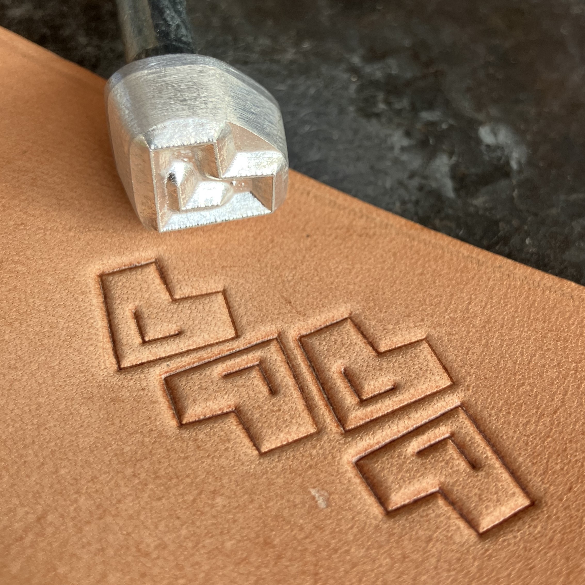 014-22 Stylized Heart leather stamp